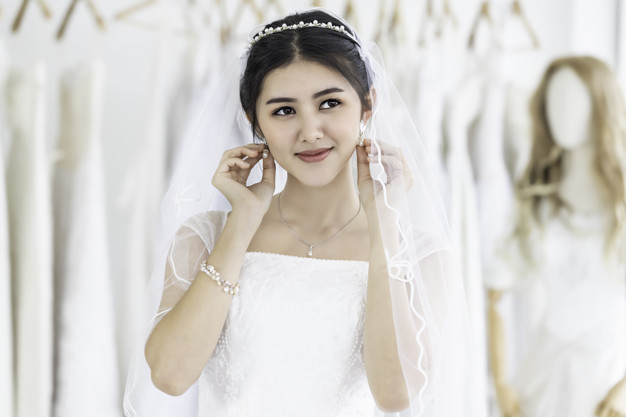7 Tips For Perfect Wedding Day Jewelry